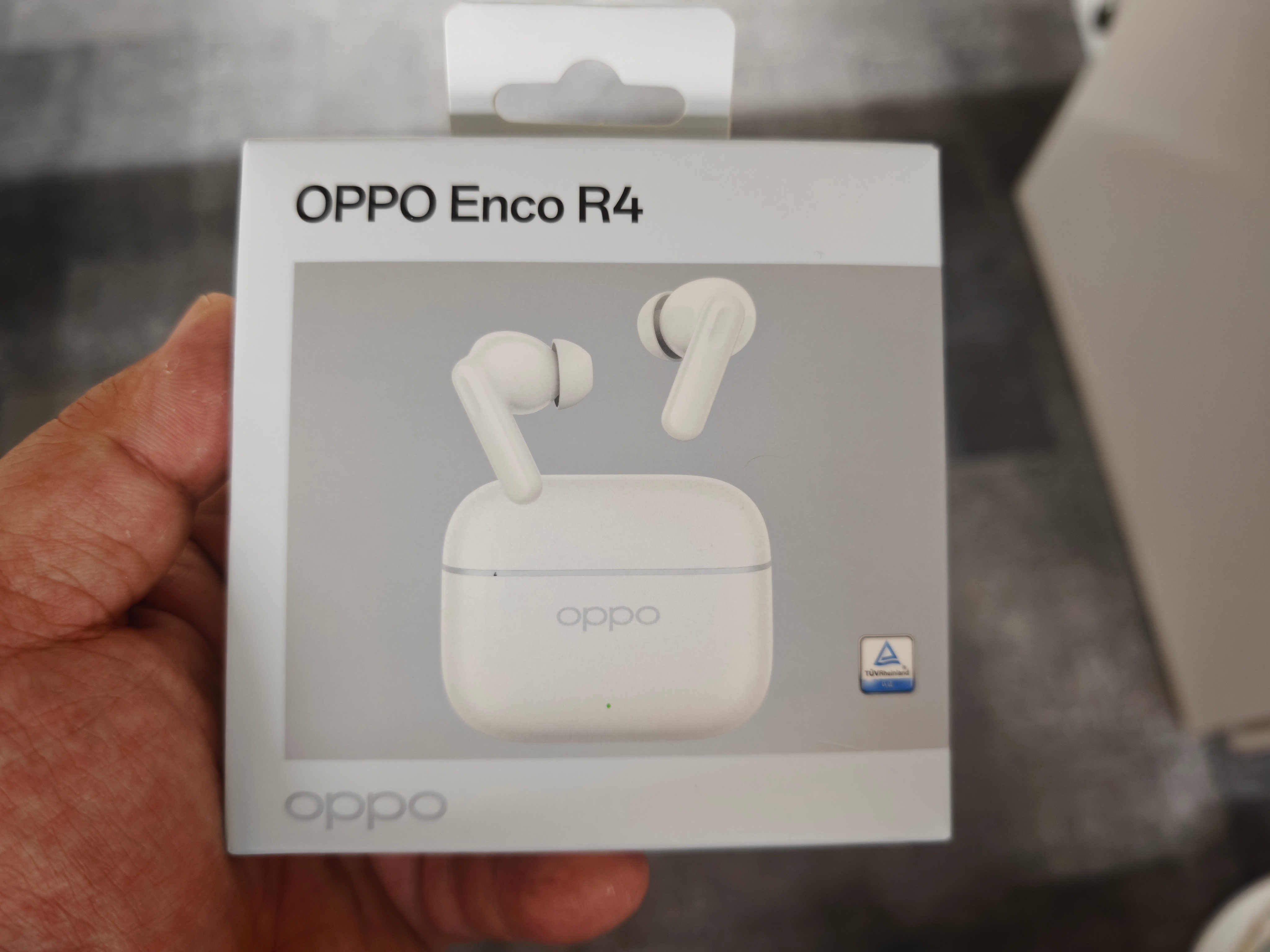 好久没抽过奖了，给大家抽个奖吧，抽一个 oppo Enco R4 的蓝牙耳机。老