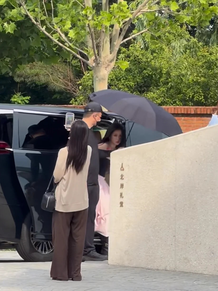 阿那亚偶遇虞书欣网友阿那亚偶遇虞书欣 今天有网友在阿那亚的北区礼堂偶遇虞书欣了！