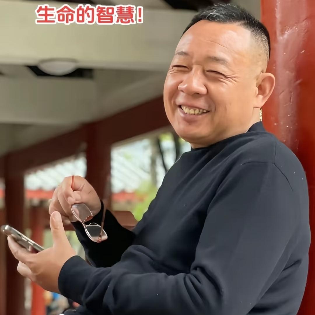于东来的胆子可真大！
王健林卖房还债
他居然拿出了65亿真金白银，说是要用来建造