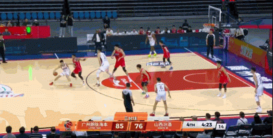 带队取胜！威金顿出战28分钟14中8砍下全场最高31分 13罚12中！ 