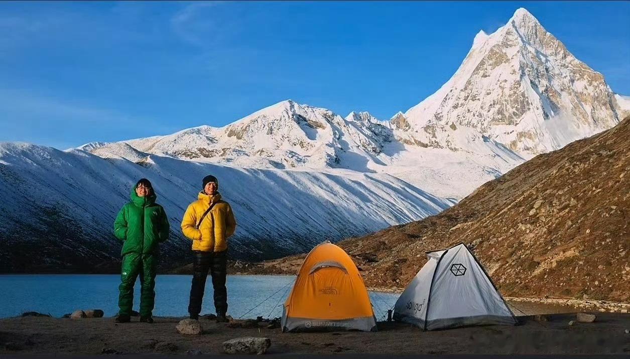 暂别镜头与喧嚣，奔赴山海间的徒步自驾。卸下标签，随心而行，把自己还给自然与热爱，