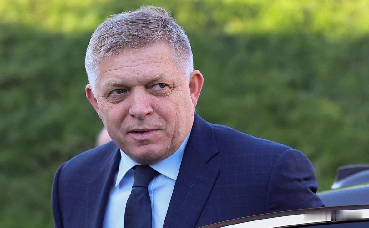 斯洛伐克希望捷克帮助应对俄气进口禁令的风险
 
斯洛伐克总理罗伯特·菲佐在与捷克