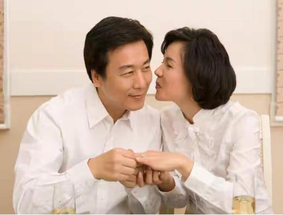 性学专家李银河说：“ 如果你已经50岁左右了，那么你的人生余额已经不多了，如果不