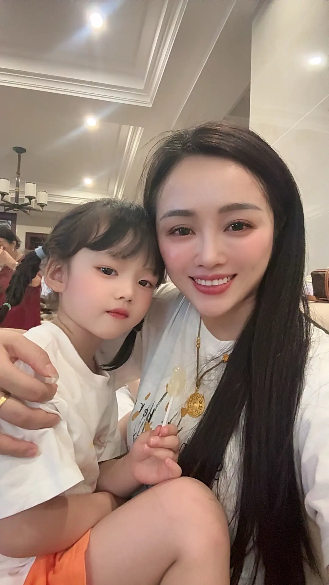 非我生 同我姓 有种幸福叫：我是姑姑 有种炫耀叫：我家侄女漂亮吧