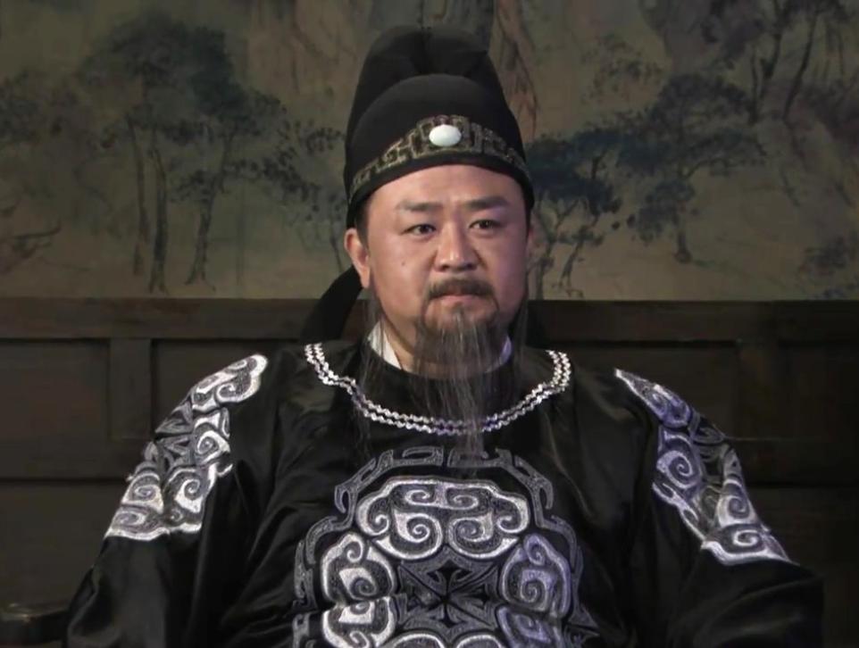 692年，唐朝监狱里，来俊臣拿着盐水鞭，一把挥向62岁的宰相狄仁杰。狄仁杰见状立