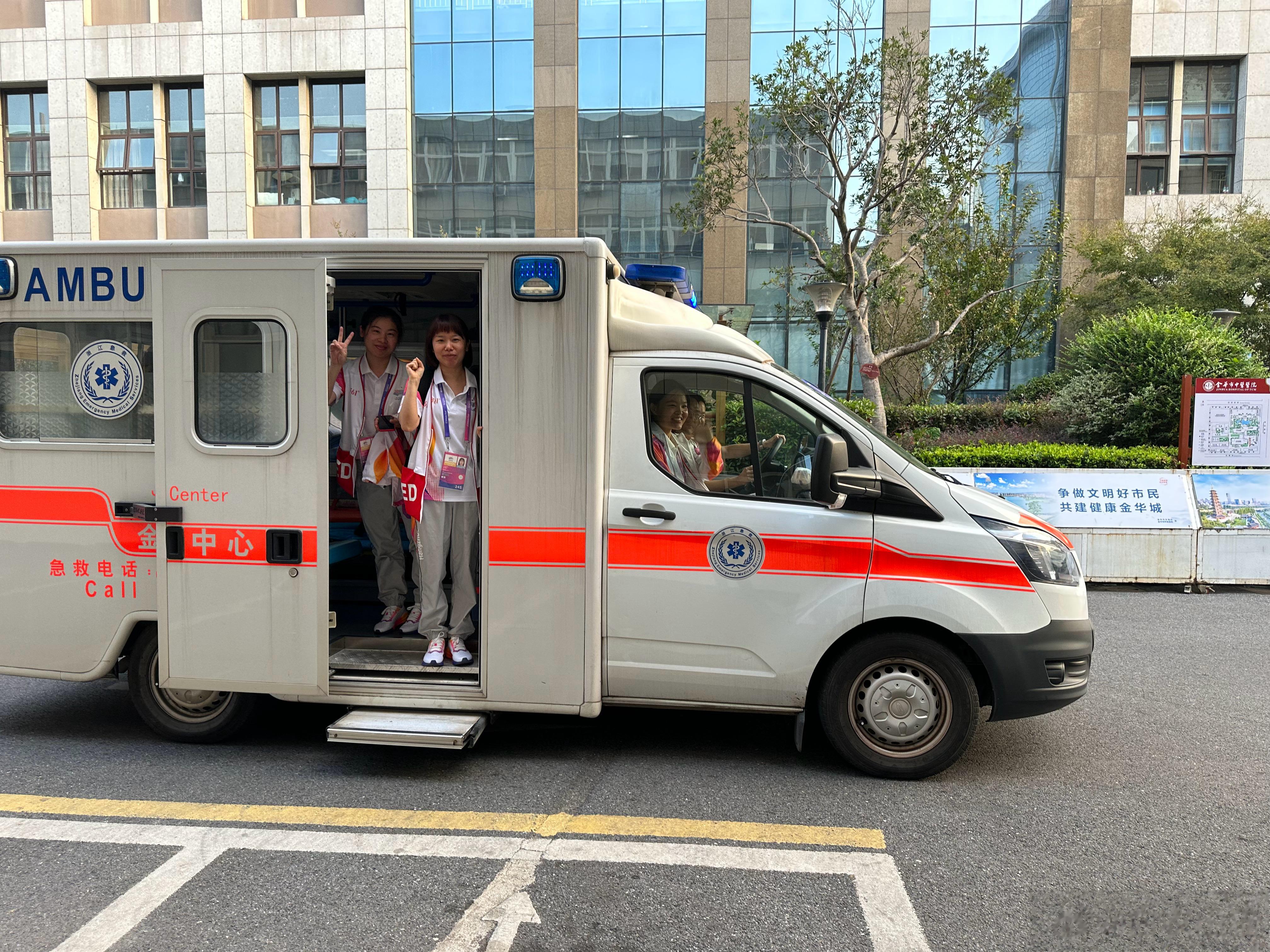 这个点，很多人还在睡觉吧！我们单位，亚运会医疗保障志愿人员，已经整装，坐医院的医