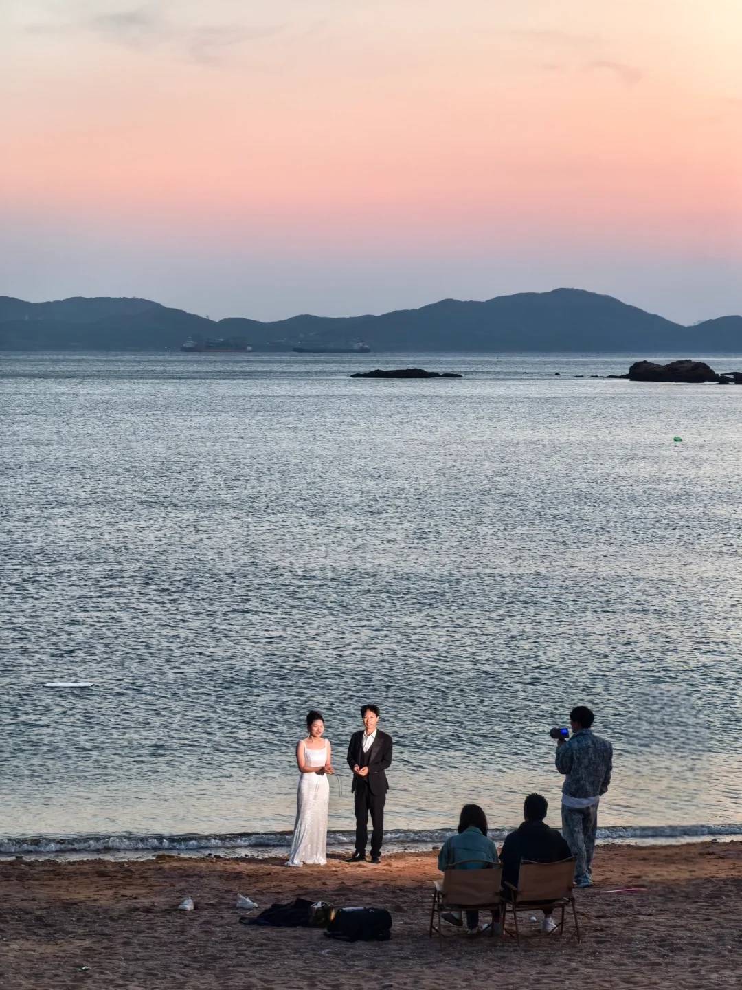 10.7青岛街头实况 大风吹海水湛蓝霞满天