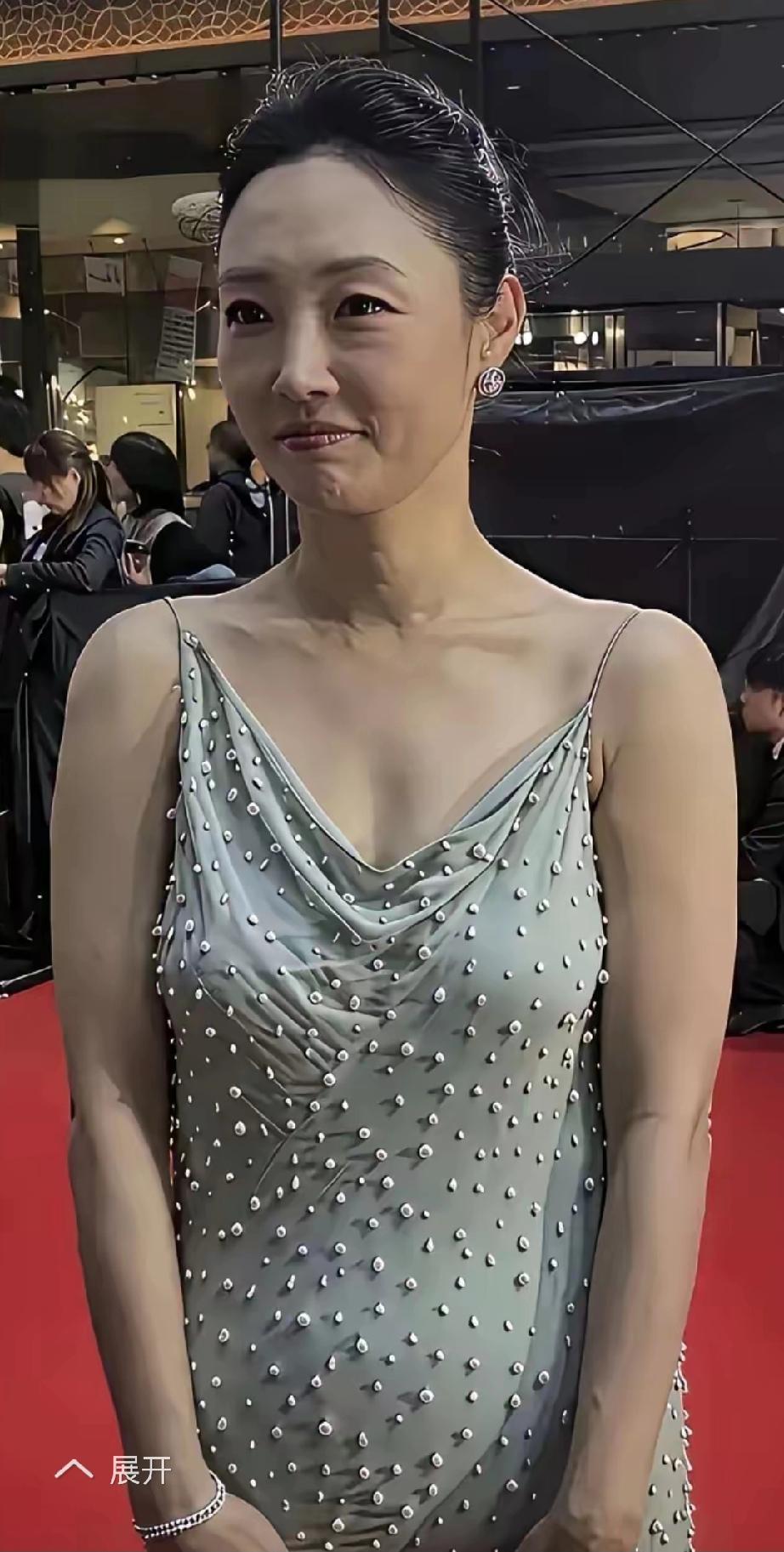 40多岁的白百合真的老了！岁月这把温柔的杀猪刀，对谁都是公平的，到了一定的年龄就