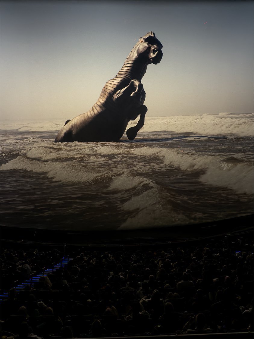 伦敦IMAX电影院的官方晒图，BFI IMAX影厅正在放映的IMAX 70mm版