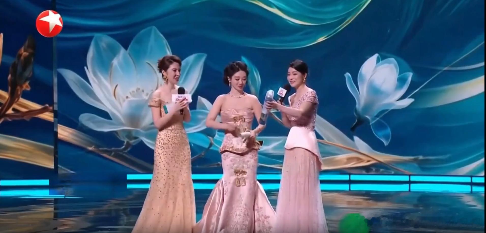 深耕汽车设计多年，很少见车企做时尚大秀，搭配杨紫白玉兰从容气质，奇瑞这场科技美学