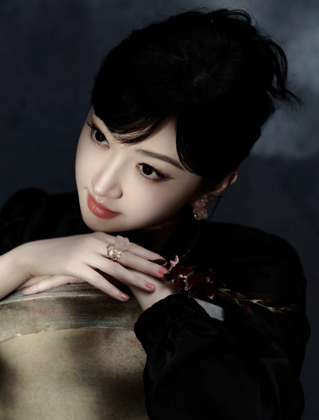 景甜分享了一组美图～“☀️🌸☁️” 