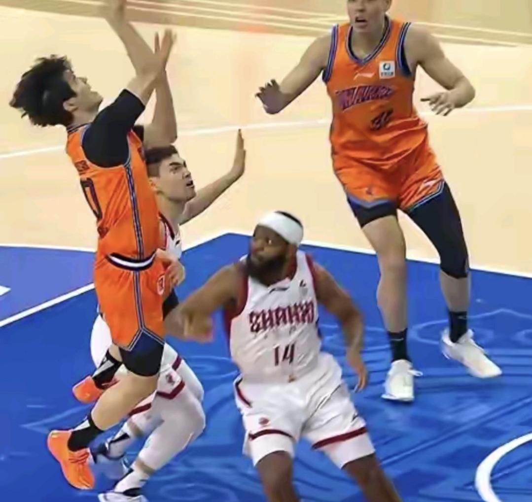 北京时间2月12日晚上，CBA俱乐部杯的赛程全部结束，上海男篮以114:94大胜