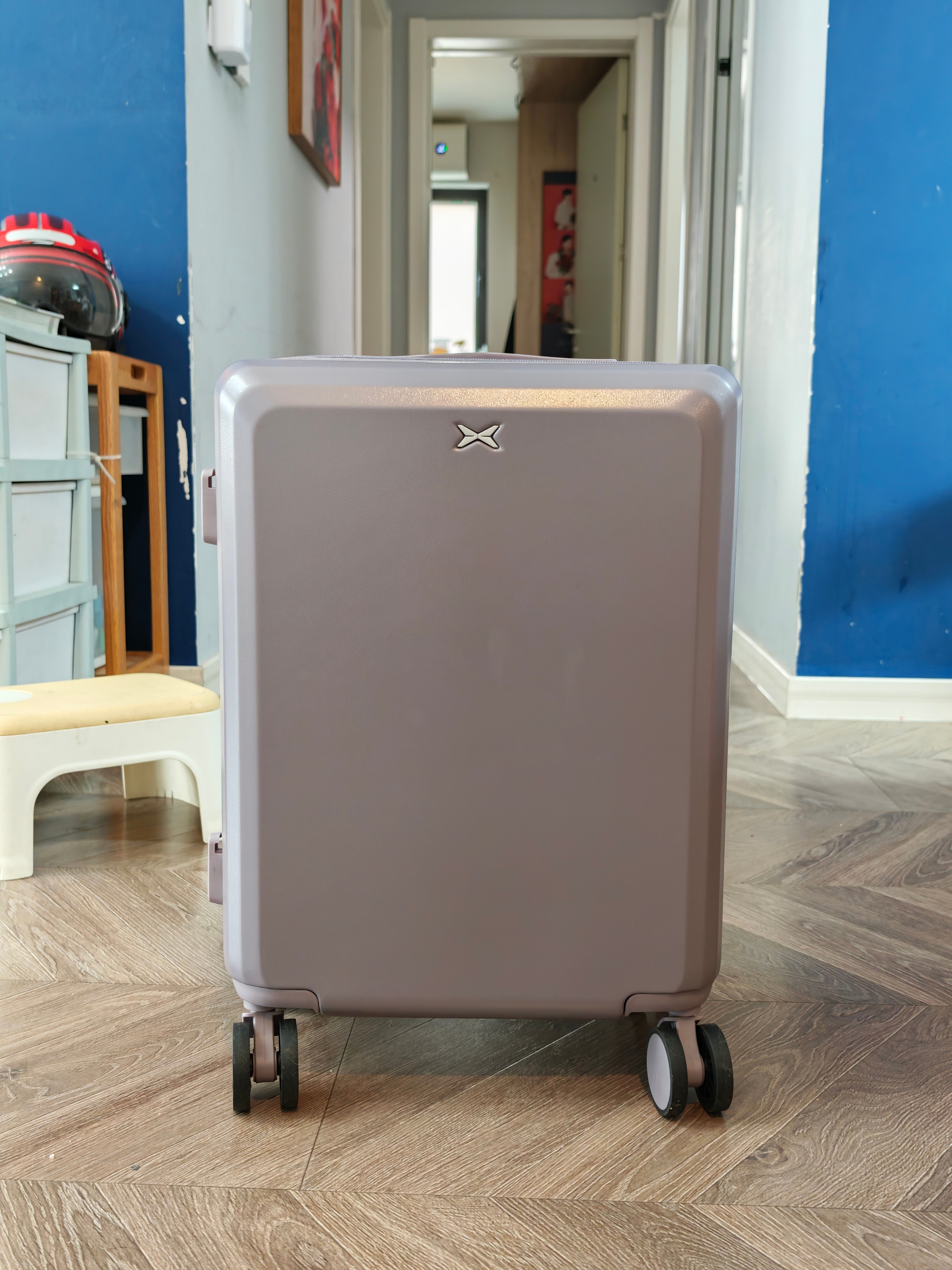 小鹏送了一大箱新年礼物，真的一大箱。