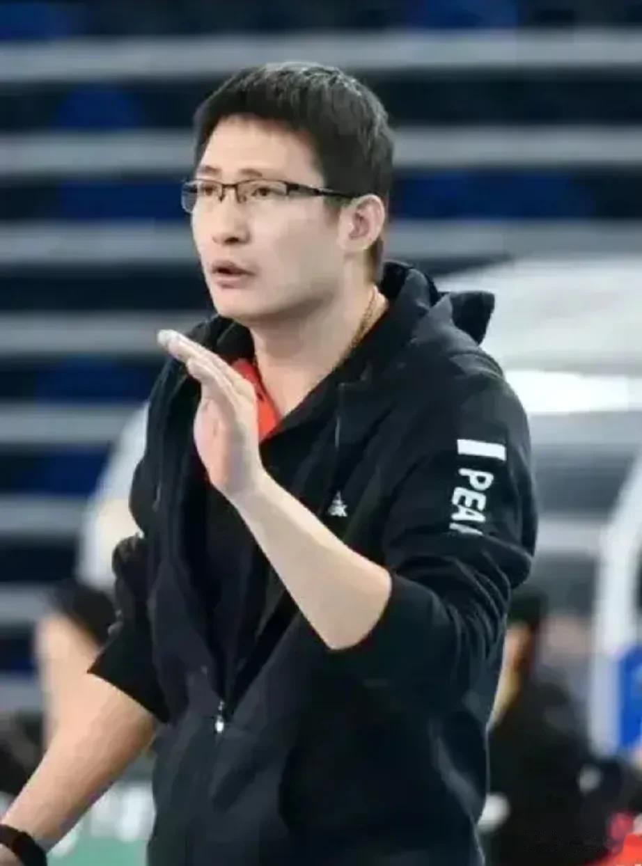 女排联赛，天津队居然3-0福建队。沈泽教练执教能力不行呀，福建队还得努力加油。