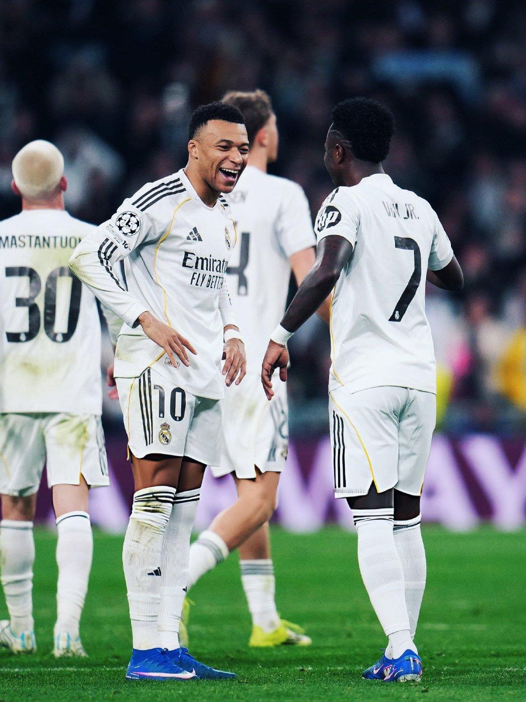 姆巴佩 - 2 粒进球。威尼修斯 - 1 粒进球，3 次助攻。二人组！ 🔟7️