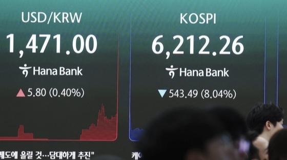 芯片股血流成河！SK海力士破发、英伟达重挫5%，苹果却悄悄重回全球第一

今天全
