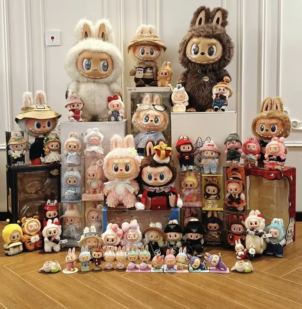 Labubu是下一个HelloKitty吗每个时代都有每个时代的玩偶现在的年轻人