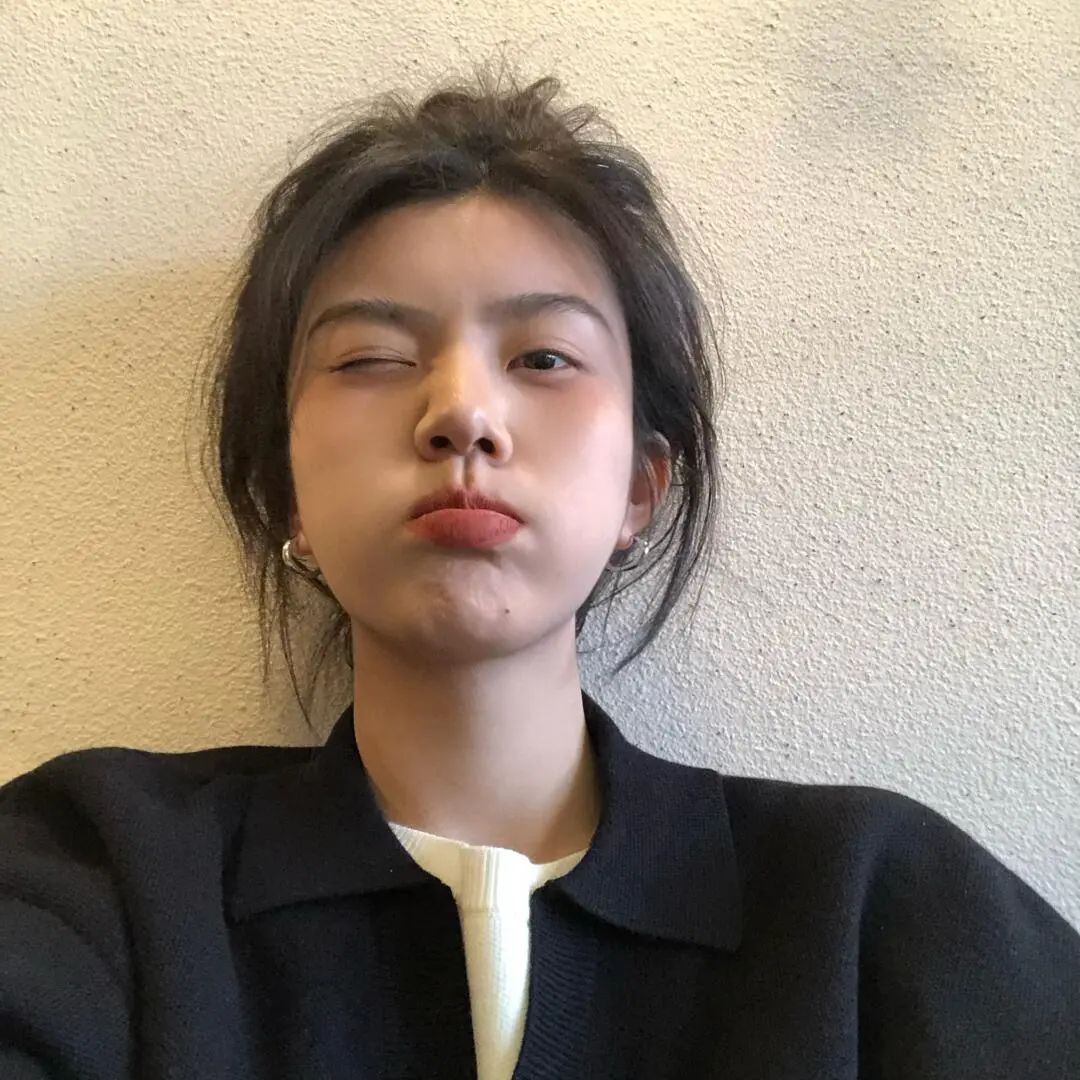 明知道我是你的将就 却还是把你当成我的所有 ​​​