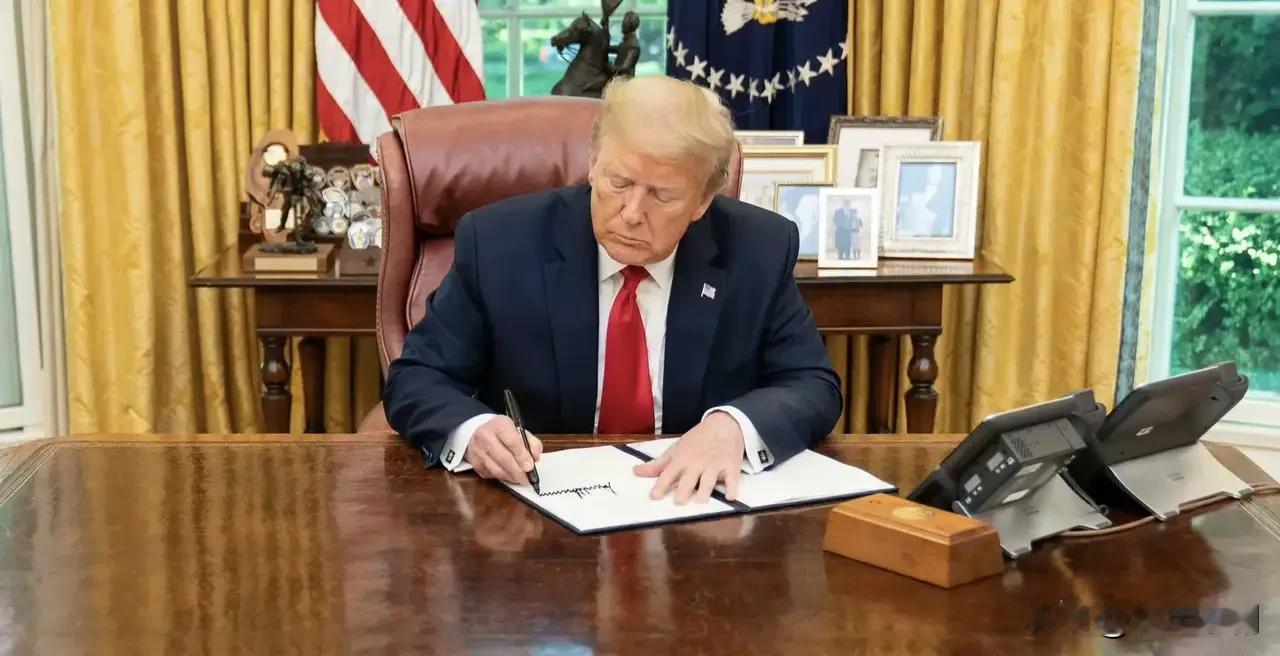 美军连工资都发不出了？老特紧急签字救场，这点钱还不够买F35的零件！
美国政府关