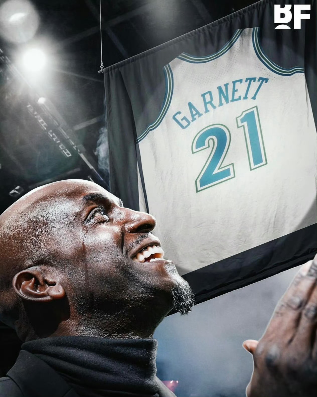 加内特在森林狼队21号球衣将被退役狼王终于要回到伊始森林狼将退役加内特21号球衣