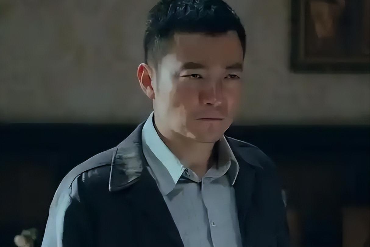 1955年台湾监狱，蔡孝乾对着狱警冷笑：“吴石算什么？你们永远不知道，还有两个比