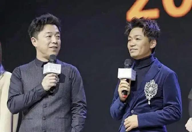 2011年，王宝强拿到影帝，主持人黄渤在颁奖时询问他:“你长得不好看，个子也不高