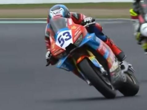 WSBK为什么有两场正赛？Race1和Race2有啥区别
看WSBK赛历你会发现