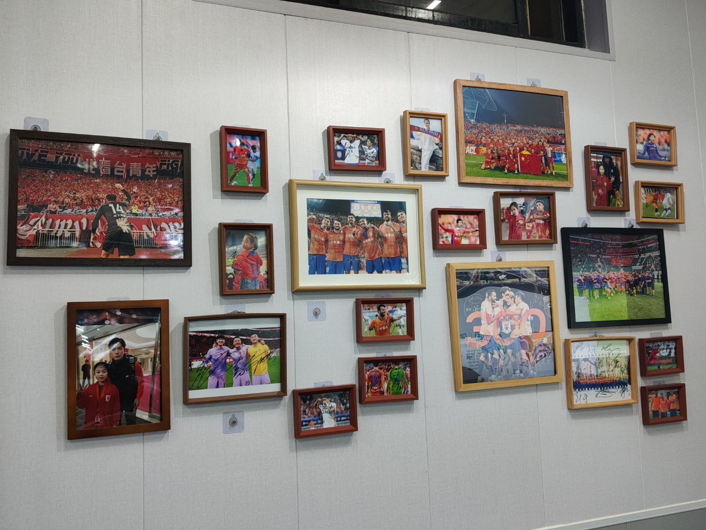 今晚的第二现场，满满的泰山队元素云南玉昆vs山东泰山2026中超联赛 潍坊·禾木