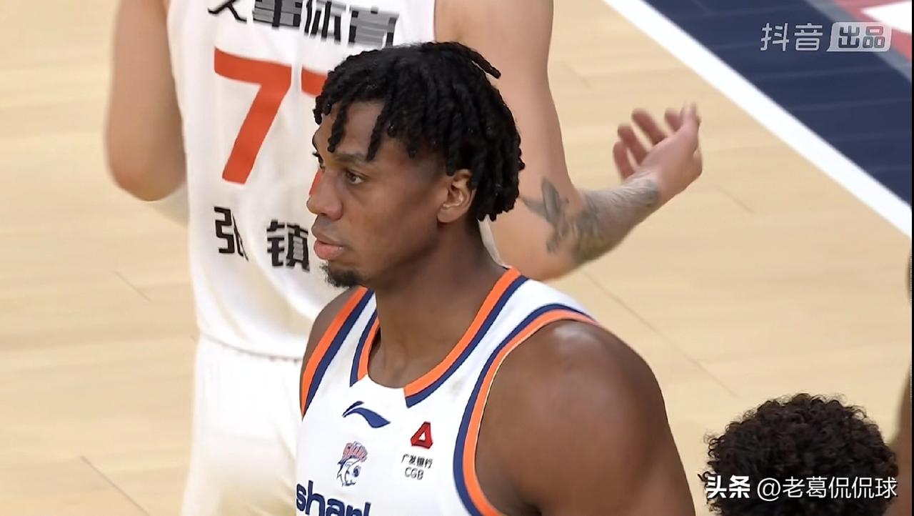 上海久事外援怀特塞德真是功不可没！在今天上海久事客场以100：96战胜山西汾酒的