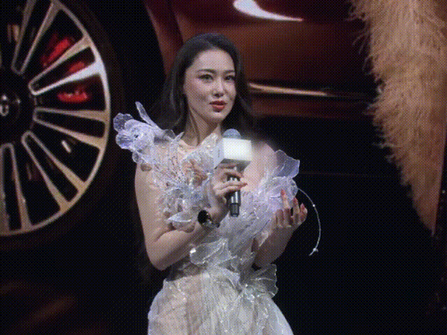 马东说他输给了张馨予 被张馨予狠狠圈粉！马东都认输的温柔，她用细腻方式安抚妈妈，