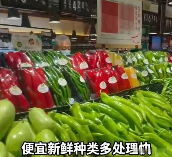 老外看到菜市场这些，还置疑中国普通人家庭的年夜饭吗？事实证明，中国越强大，中国的