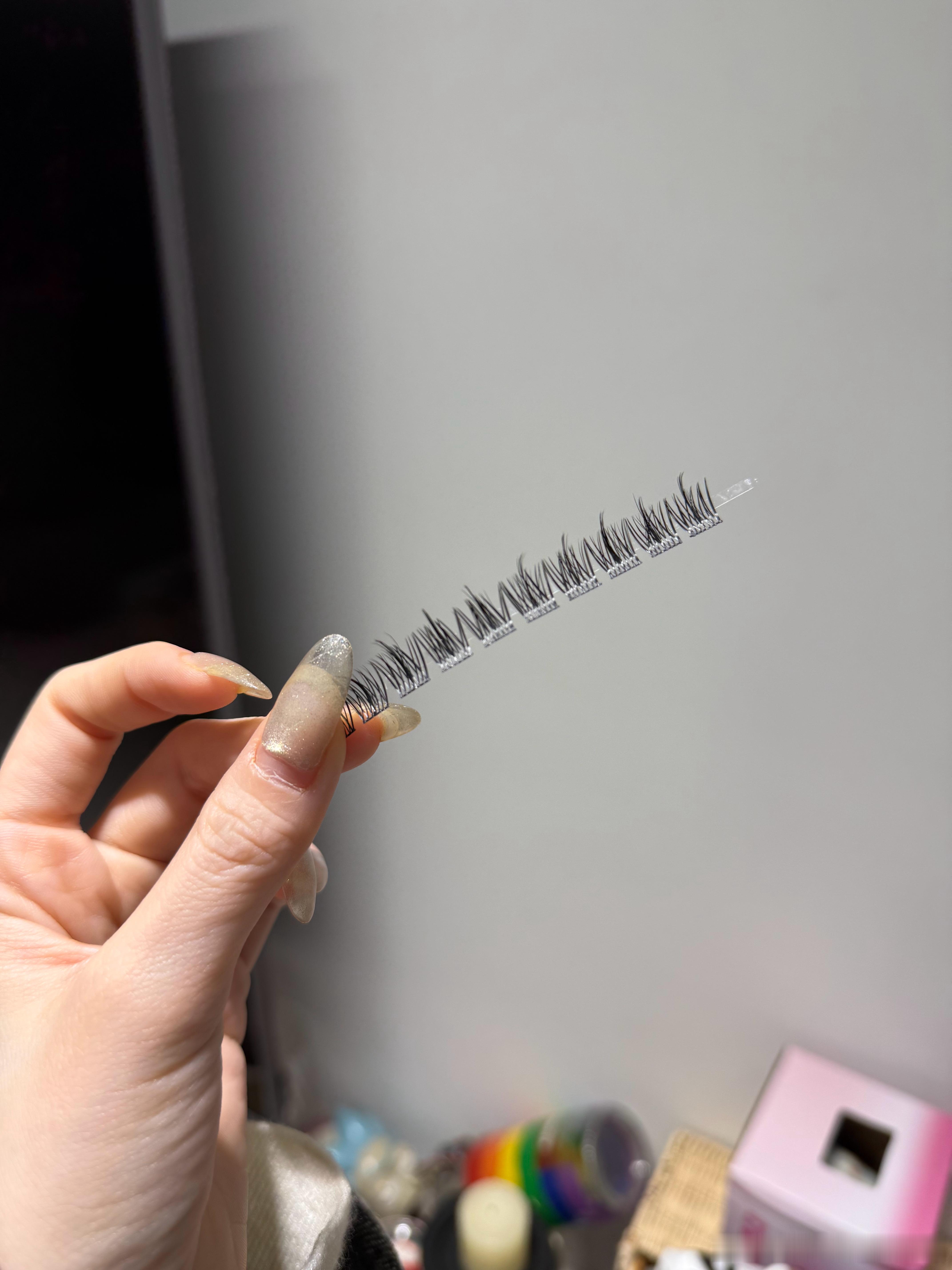 我真是被pdd反噬了买了个4块钱的假睫毛，结果就寄来这么一条！！！ 