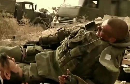 简直无法无天，俄媒记者挂着媒体证采访竟然遭到导弹袭击，这下俄罗斯直接召见大使算账