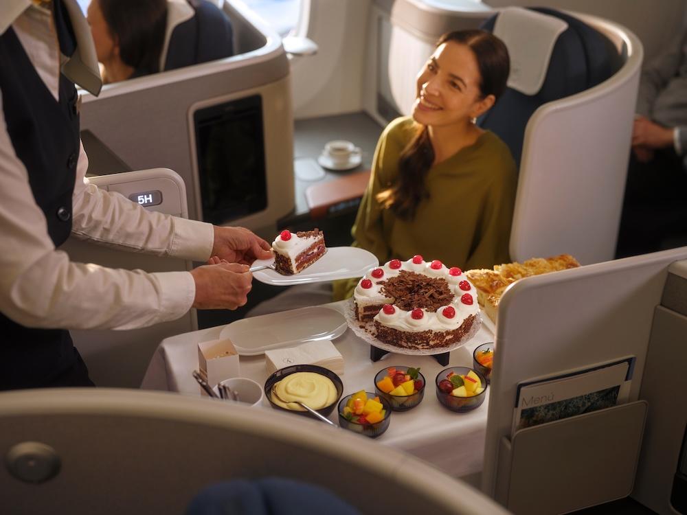 5月6日，汉莎航空“未来机上体验（FOX）”项目正式投入运营，乘坐汉莎航空长途航