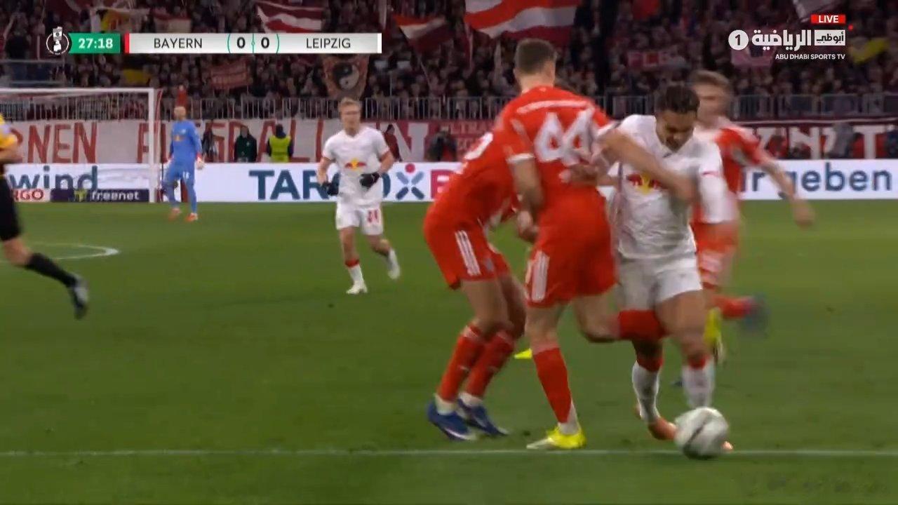 斯坦尼西奇的防守沒有判罰點球❗ 