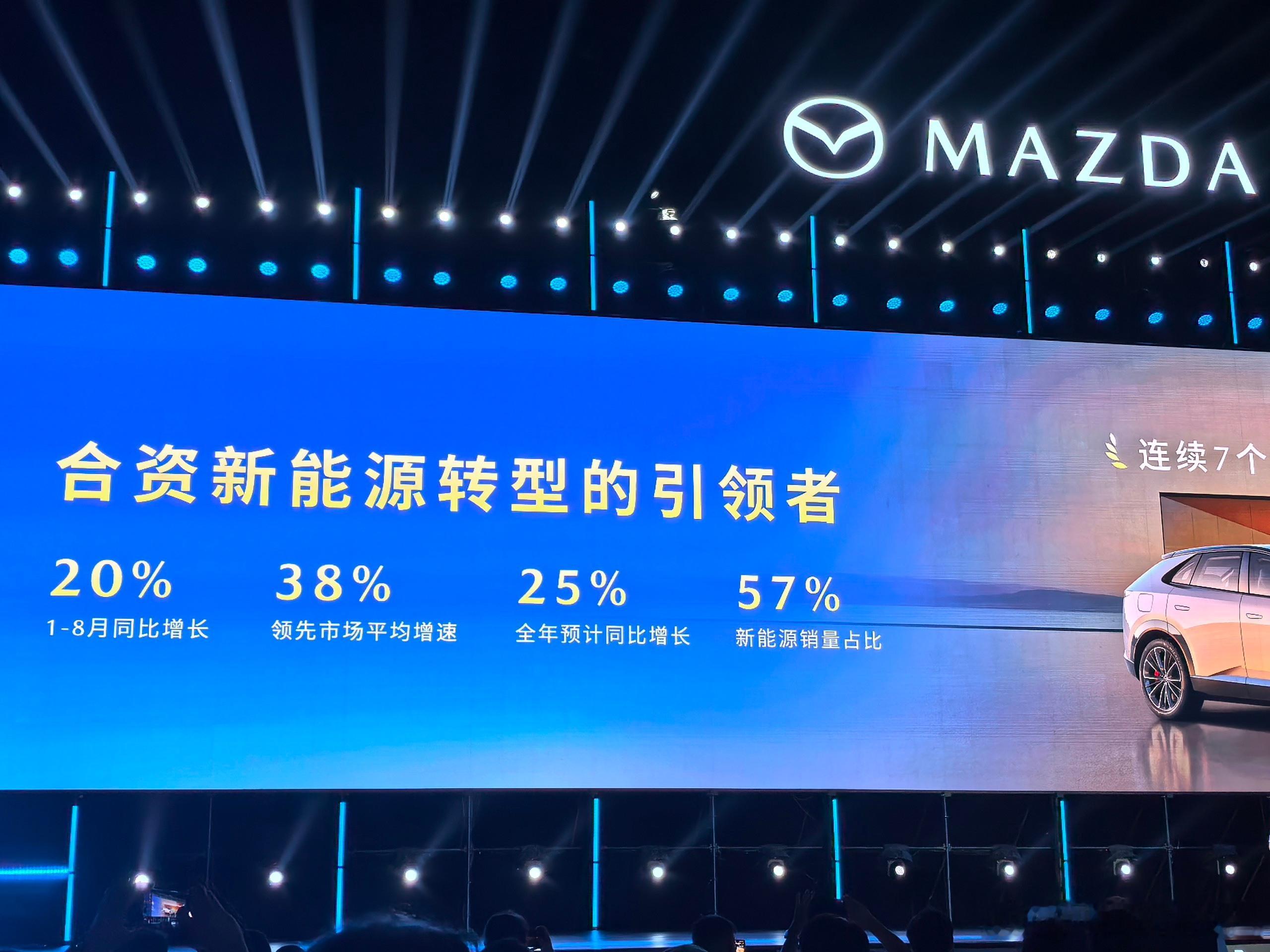 大概三十年前，第一次看梁家辉的电影《新龙门客栈》。那时年轻，梁家辉饰演的周淮安在