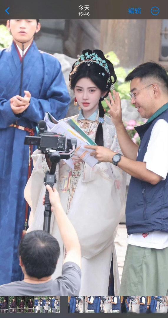 今天万花世界巨女主苏绿夏的新造型也太美了吧大家闺秀仪态万千的苏绿夏，鞠婧祎今天是