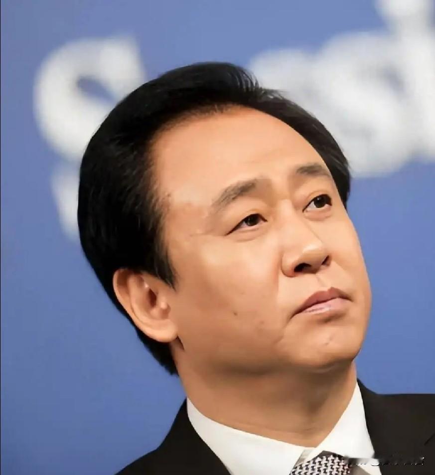 从穷小子，到首富，到被判无期，就像在玩“坐山车”和“疯狂老鼠”。

大起大落，他
