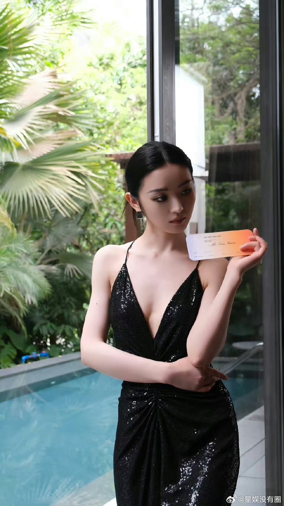 这是田曦薇的新风格嘛[哆啦A梦害怕][哆啦A梦害怕][哆啦A梦害怕]这个烟熏妆真