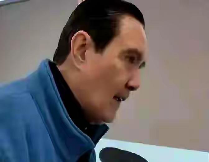 萧旭岑这回怕是看明白了，蔡正元替老板背锅坐了三年牢，出来后人家连个好脸都没有，这