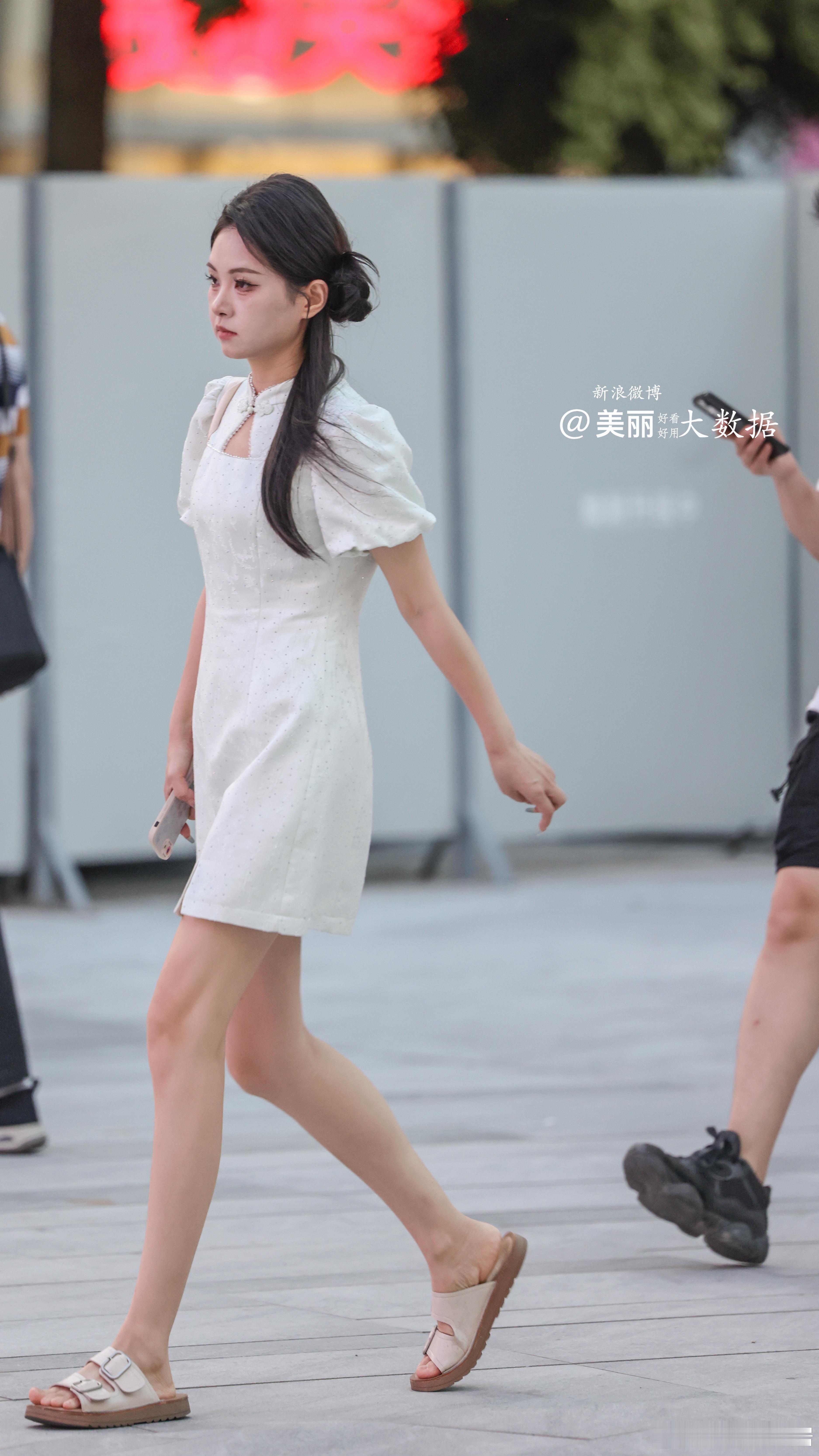 优雅的你，连走路都秀气！👗🚶‍♀️ ​​​