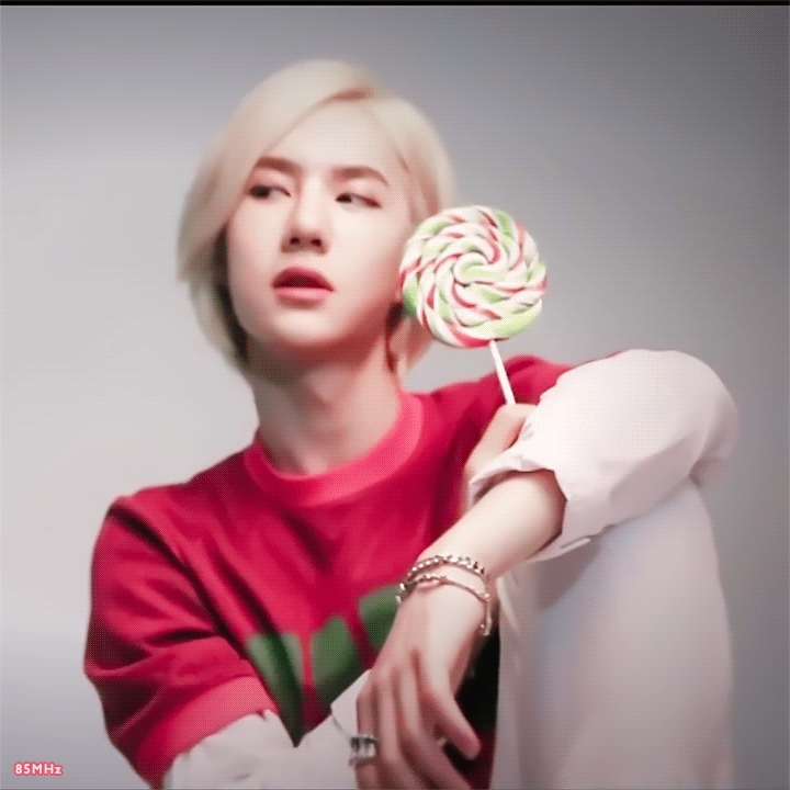 吃棒棒糖🍭吗～ 