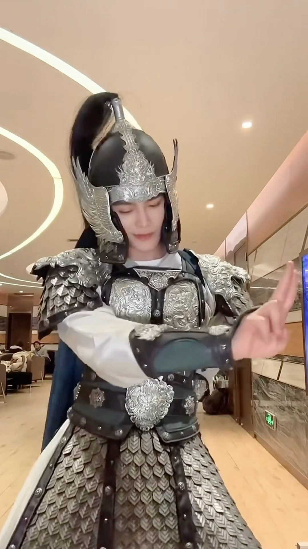 既然如此的话 妞妞也要来力挺虾虾姐网页链接