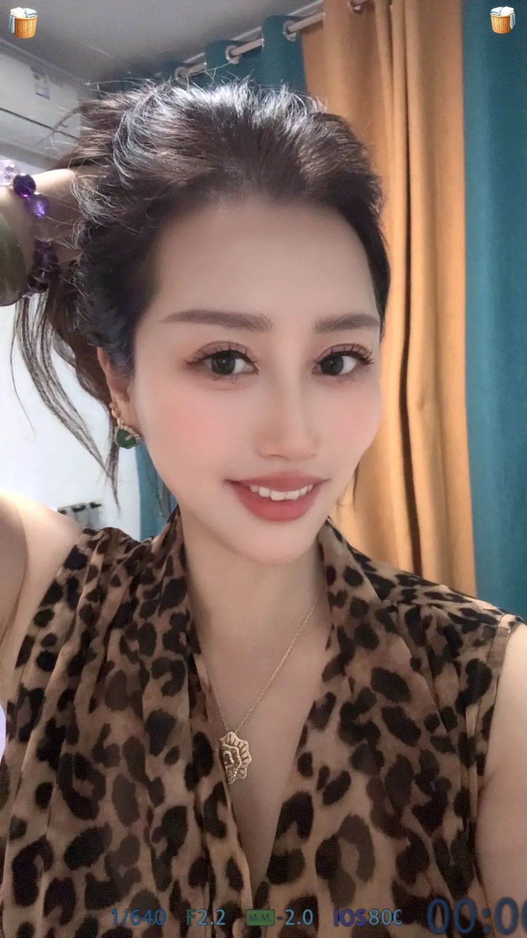 “人真的会在某一瞬间，一把火烧了心中所有的执念。情绪的尽头不是发泄而是...