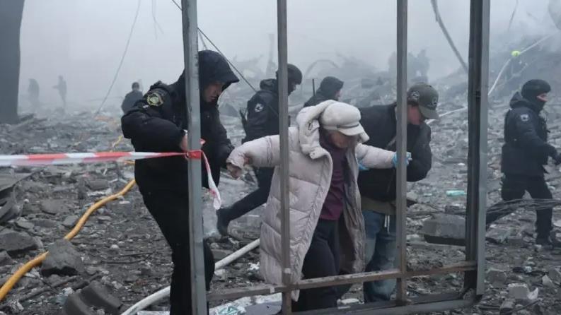 乌克兰基辅停电开始以来，已有70万人离开基辅
     基辅大范围停电开始后基辅