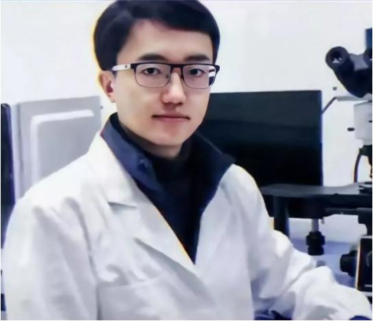 “祖国需要我，我要立刻回去”！得知祖国芯片行业遭遇“卡脖”后，科学家杜灵杰果断拒
