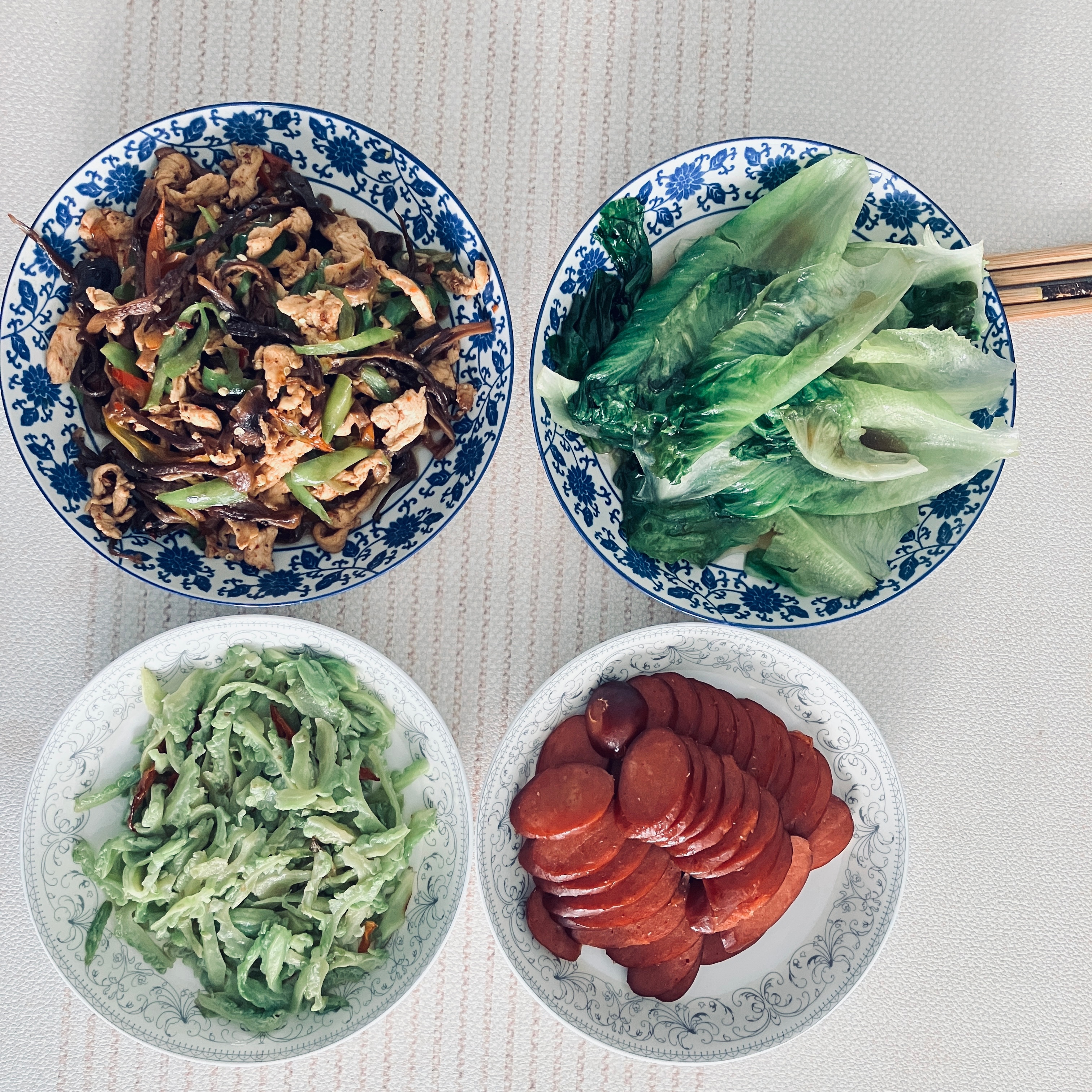 每日一餐分享 晚饭四个菜也做了一小时 