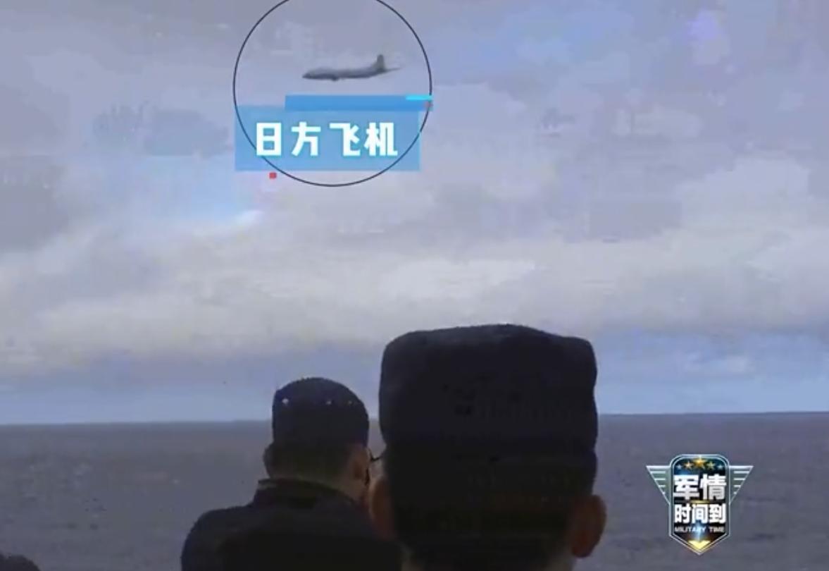 两个动作，暴露了日本对我国辽宁舰和两栖攻击舰联合演习有多恐惧！据我国官方近日宣布