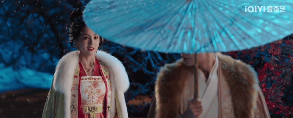 性缘脑女子陷入杀猪盘骗局看《朝雪录》秦湘，被性缘脑蒙蔽双眼。白非珏稍微示好，她就