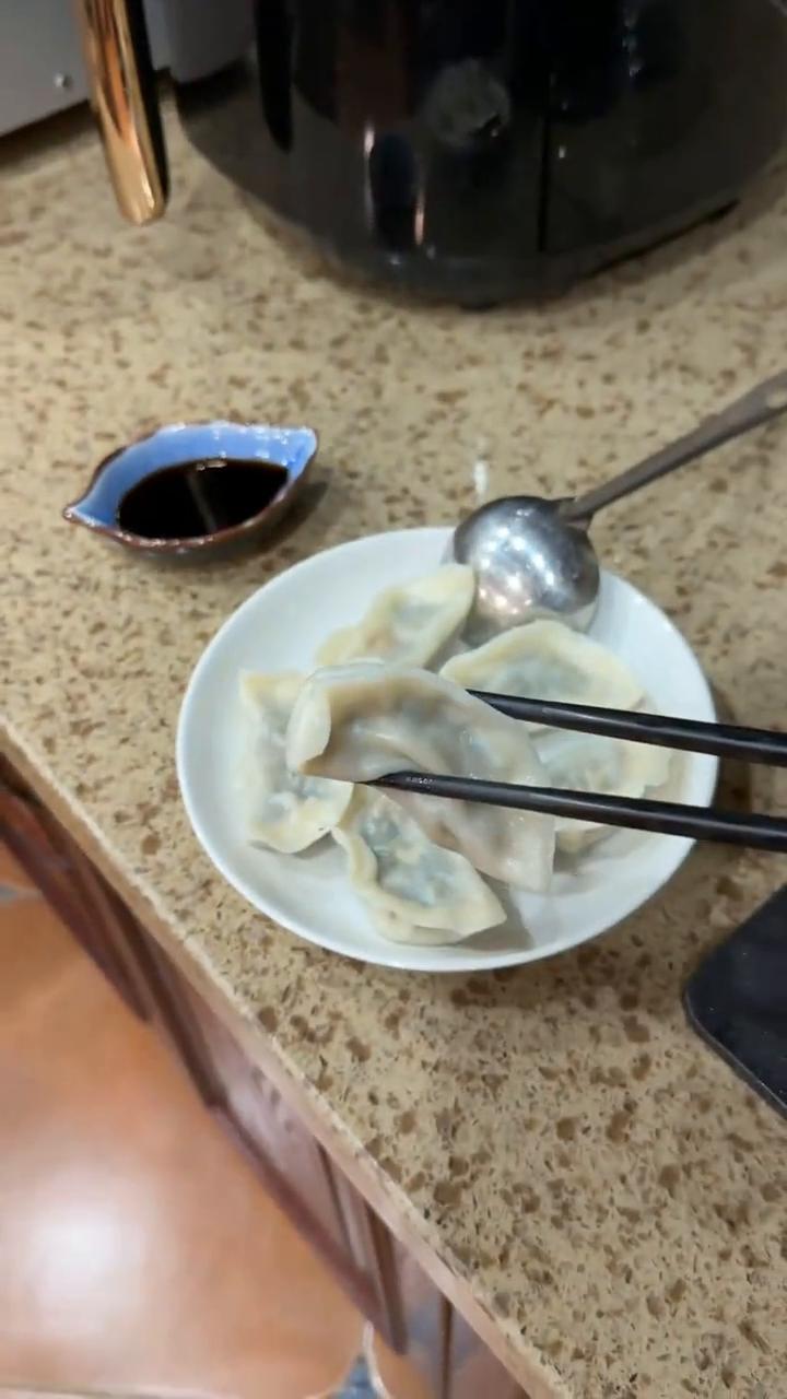幸福的含义，知道的越少越幸福。
眼里散发一次韩玉湾。